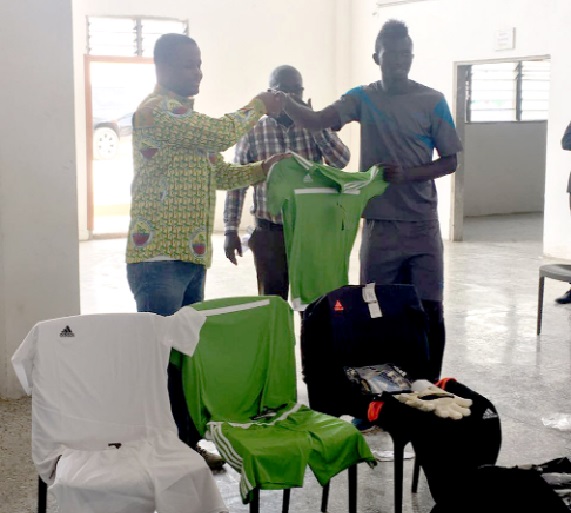 Nana Kweku Nduom (left) presenting a jersey to Charles McCarthy, skipper of Elmina Sharks Nana Kweku Nduom (left) presenting a jersey to Charles McCarthy, skipper of Elmina Sharks